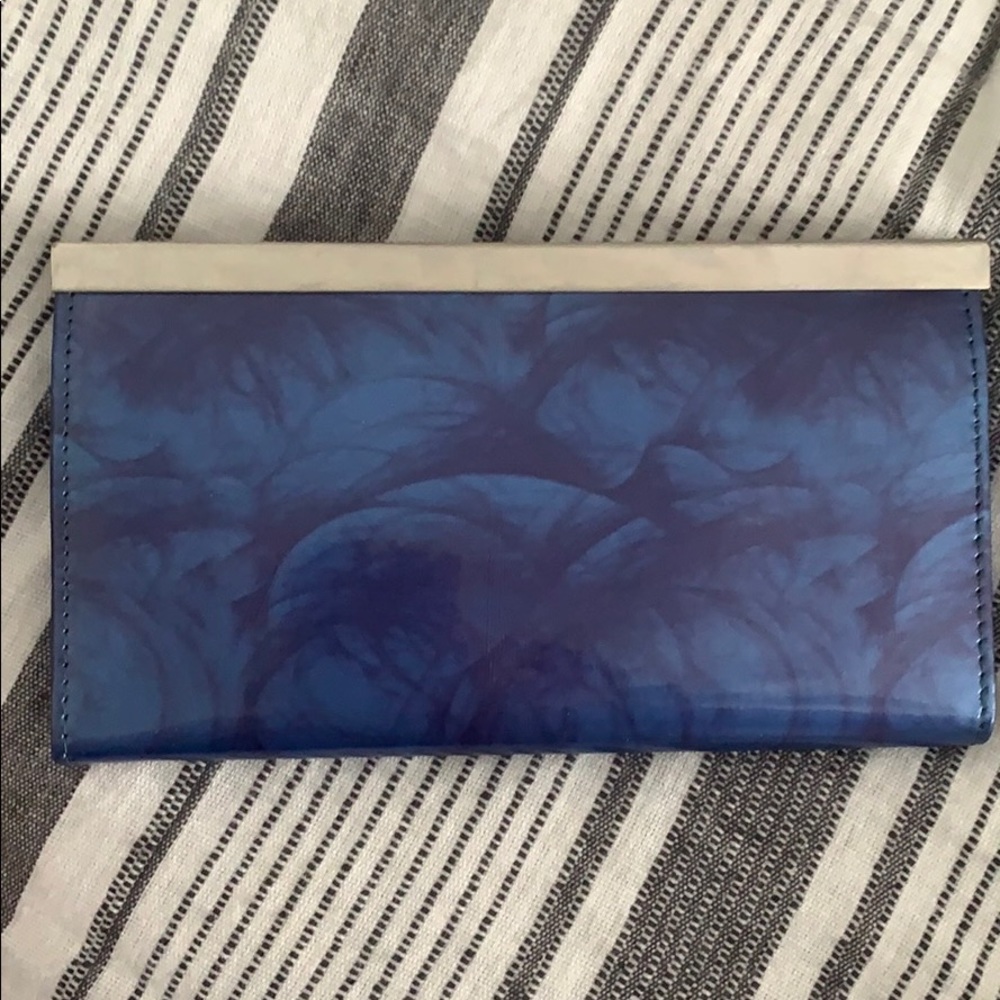 Clutch with Magnet Closure - NWOT - Picture 3 of 7